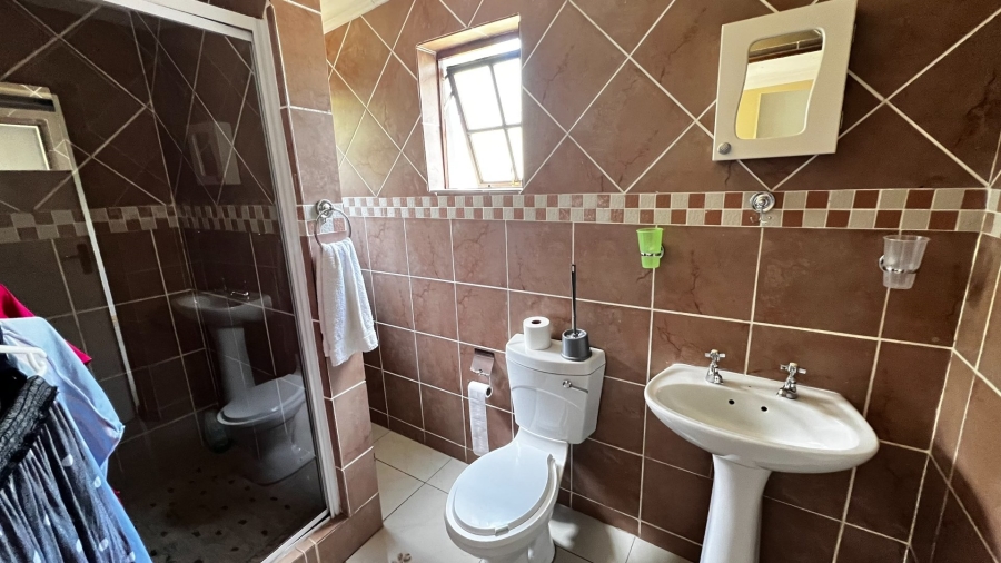 9 Bedroom Property for Sale in Waverley Free State
